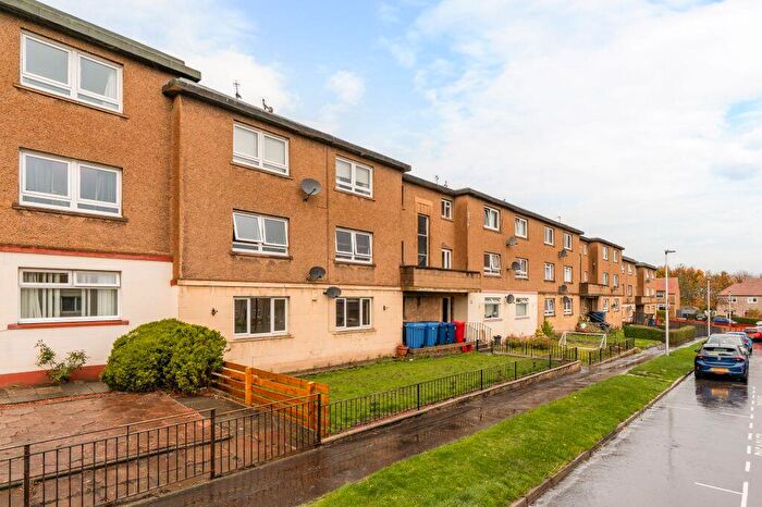 3 Bedroom Flat For Sale In Waverley Crescent, Bonnyrigg, EH19