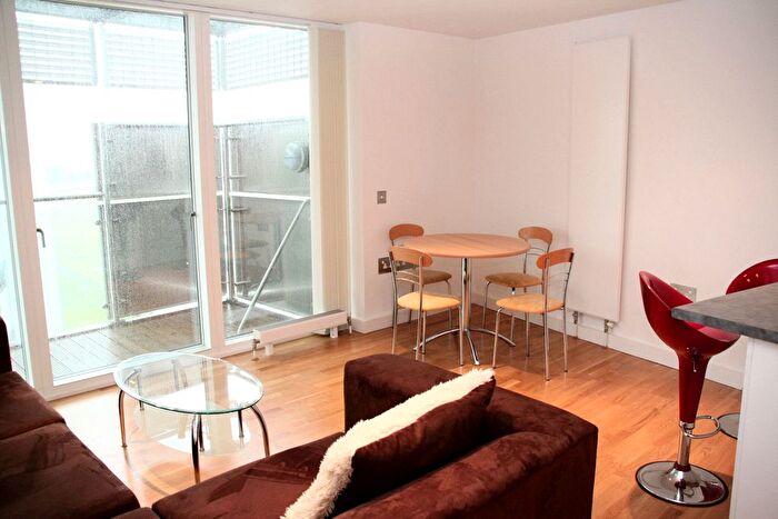 1 Bedroom Flat To Rent In The Quays, Salford Quays, Salford, M50