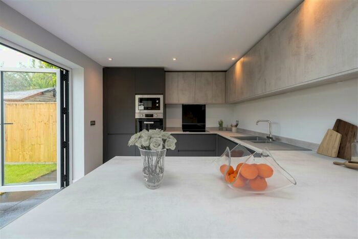 5 Bedroom Detached House For Sale In Fair Oak Road, Bishopstoke, Eastleigh, SO50
