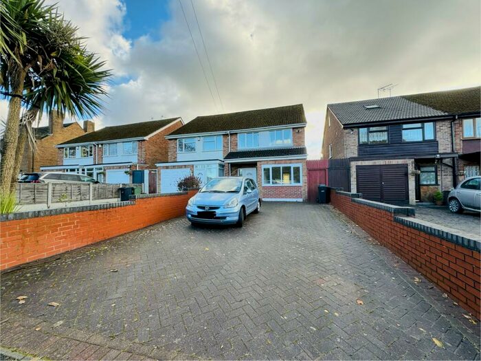 3 Bedroom House To Rent In High Street, Pensnett, Brierley Hill, DY5