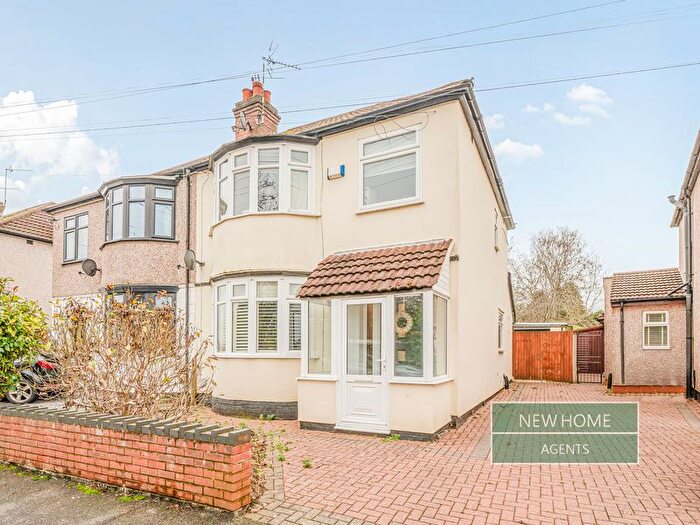 3 Bedroom Semi Detached House For Sale In Larch Tree Avenue, Coventry, CV4