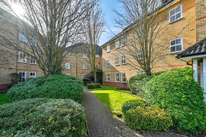 2 Bedroom Flat For Sale In Alfred Close, Chiswick, London, W4