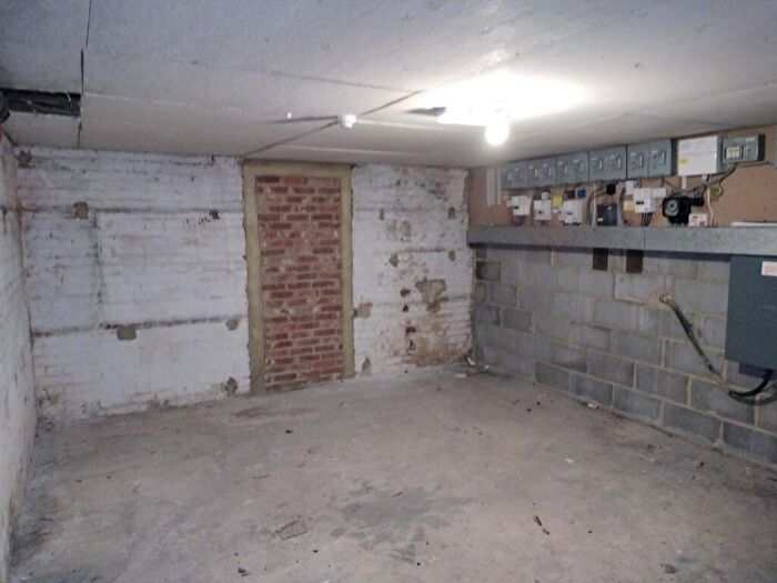 Garage / Parking To Rent In Claremont House, Tonbridge Road, Maidstone, ME18