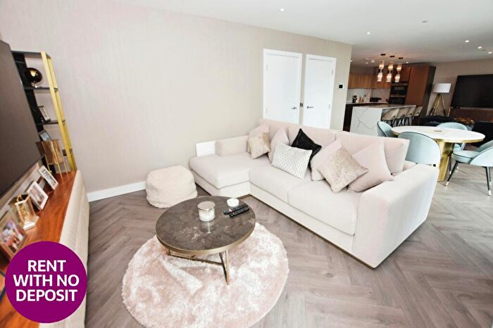 3 Bedroom Flat To Rent In Castle Wharf, Chester Road, Castlefield, Manchester, M15