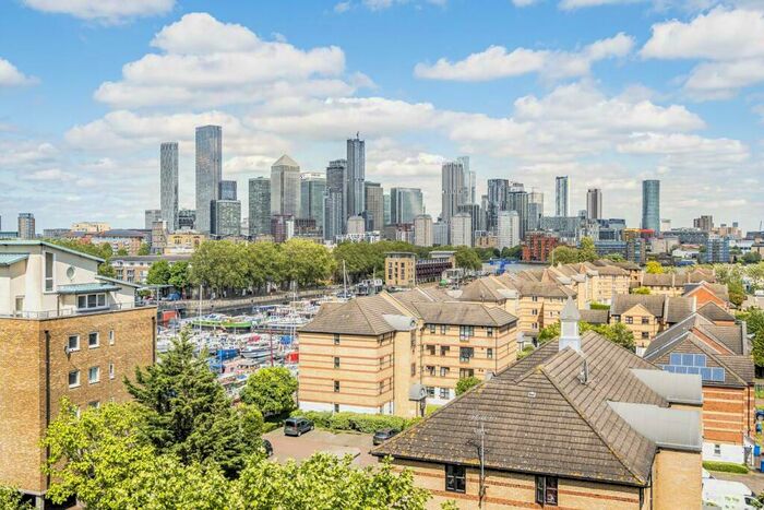 2 Bedroom Flat For Sale In Seafarer Way, Surrey Quays, SE16