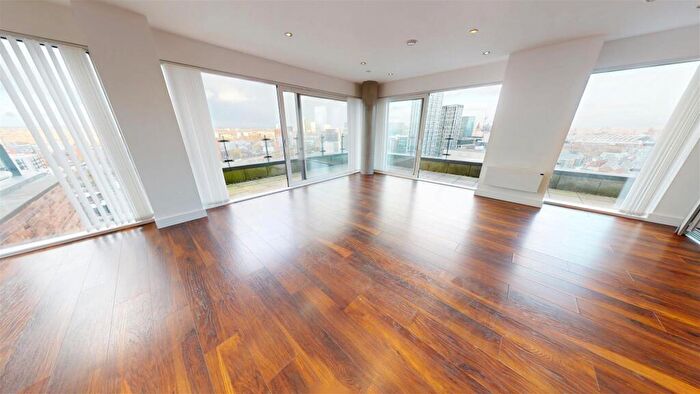 2 Bedroom Penthouse For Sale In Rivergate House, Wilburn Basin, Ordsall Lane, M5