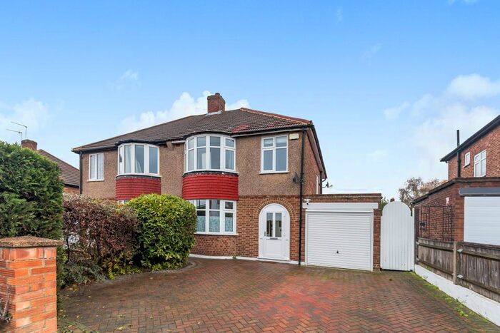 3 Bedroom Semi-Detached House To Rent In Mottingham Road, Mottingham SE9