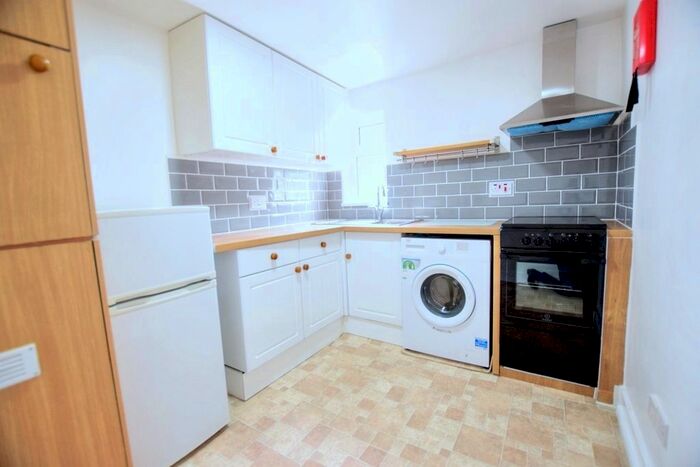 1 Bedroom Flat To Rent In Well Street, London, E9