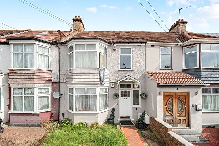 3 Bedroom Maisonette For Sale In Park Road, Wembley, HA0