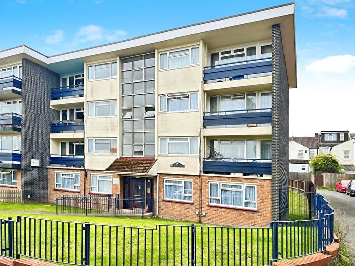 1 Bedroom Flat For Sale In John Street, Rochester, ME1