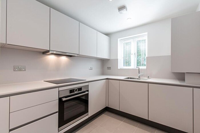 2 Bedroom Flat To Rent In Martlesham, Panshanger, AL7