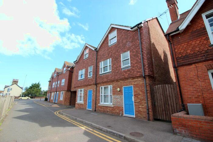 2 Bedroom Flat To Rent In Quex Road, Westgate-On-Sea, CT8