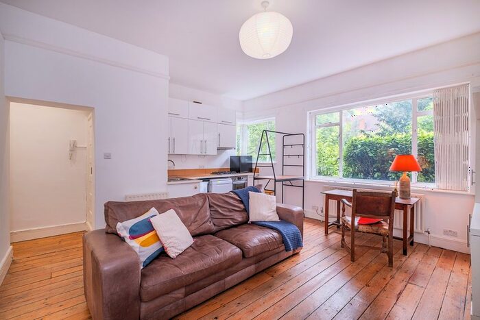 1 Bedroom Flat To Rent In Clapham Common North Side, London, SW4