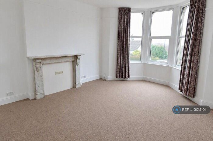 2 Bedroom Flat To Rent In Channel View Crescent, Bristol, BS20
