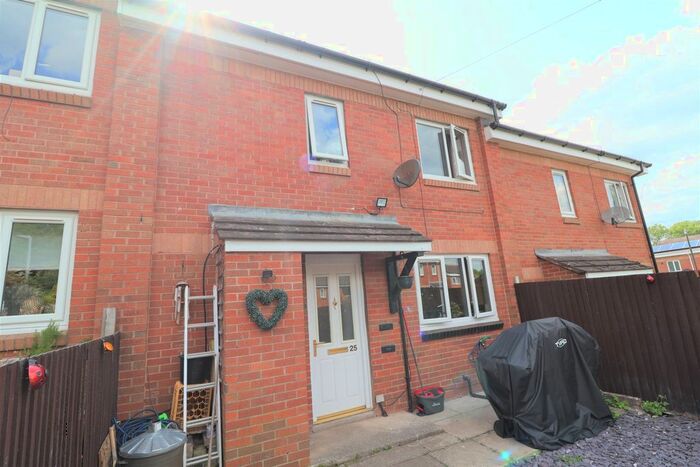 3 Bedroom Terraced House To Rent In Calow Green, Glossop, SK13