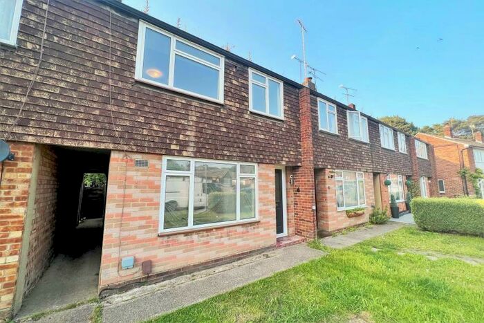 3 Bedroom Terraced House To Rent In Brookwood, GU24