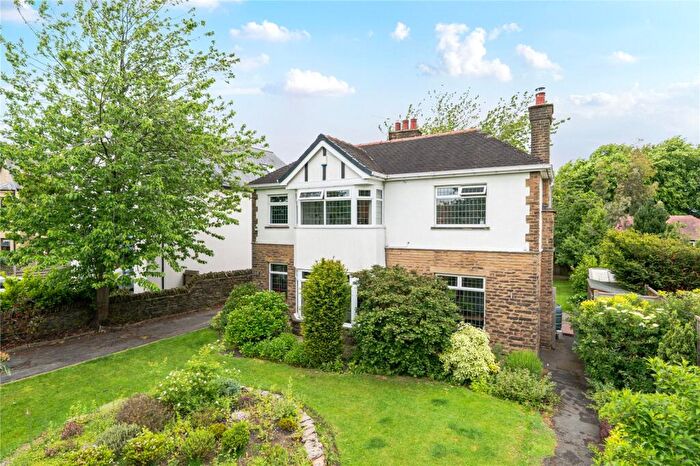 3 Bedroom Detached House For Sale In Alexandra Road, Pudsey, West Yorkshire, LS28