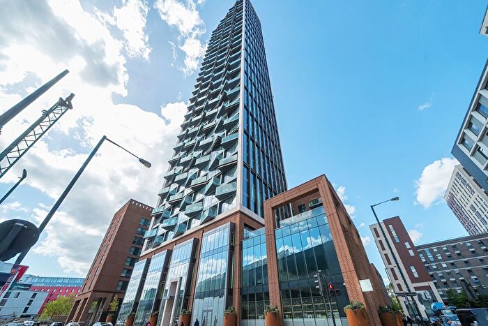 1 Bedroom Flat To Rent In Portal Way, London, W3