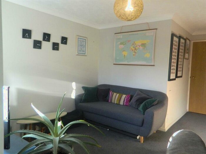 1 Bedroom Apartment To Rent In Alphington, EX2