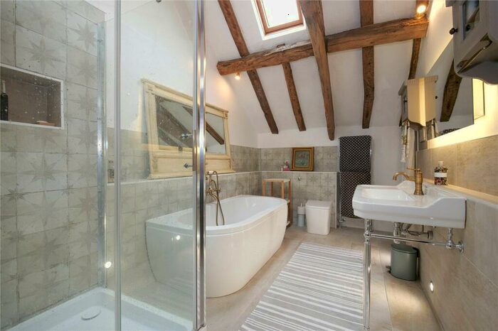 3 Bedroom Detached House For Sale In Heights Lane, Eldwick, West Yorkshire, BD16