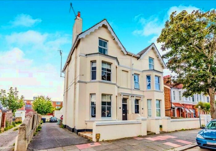 1 Bedroom Flat To Rent In Selden Road, Worthing, BN11