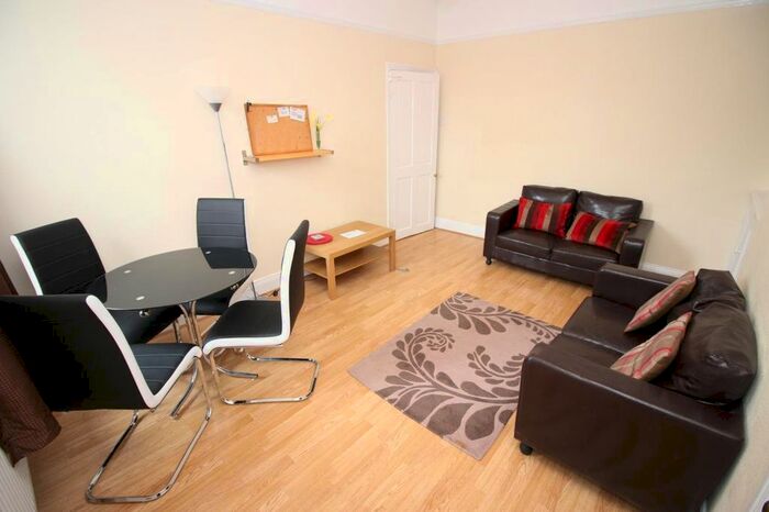 4 Bedroom Maisonette To Rent In Bayswater Road, Jesmond, Newcastle Upon Tyne, NE2