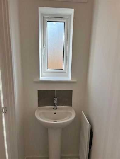 3 Bedroom End Terrace House For Sale In Wiltshire Drive, Patterdown, Chippenham, SN15