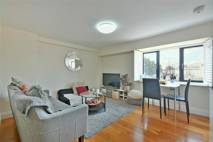 1 Bedroom Flat To Rent In High Road, Dollis Hill NW10