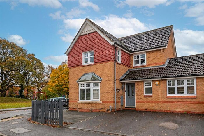 4 Bedroom Detached House For Sale In Cloverfields, Horley, RH6