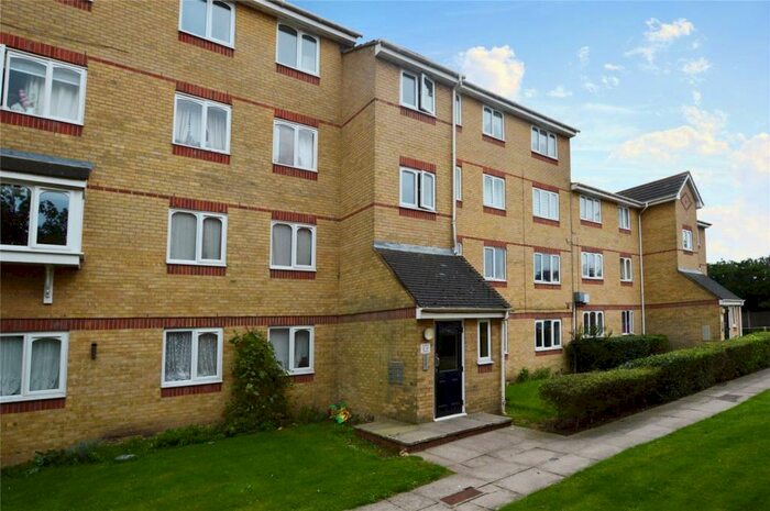 2 Bedroom Apartment To Rent In The Glen, Vange, Basildon, SS16
