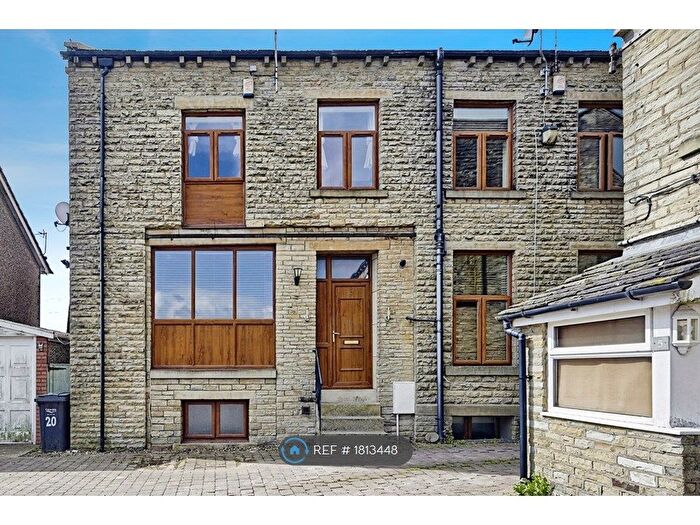 2 Bedroom End Of Terrace House To Rent In West Street, Shelf, Halifax, HX3