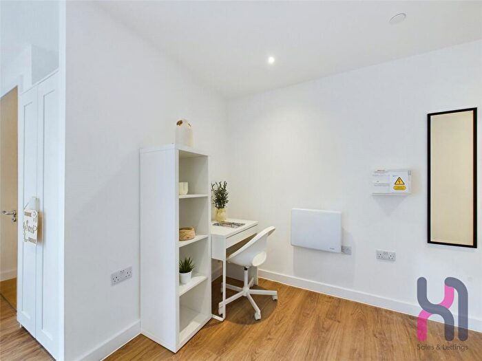 1 Bedroom Flat To Rent In Cheltenham Place, Frederick Road, Salford, M6
