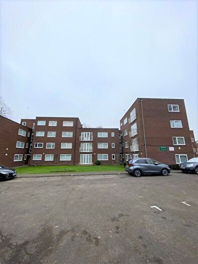 2 Bedroom Flat To Rent In Chesswood Way, Pinner, HA5