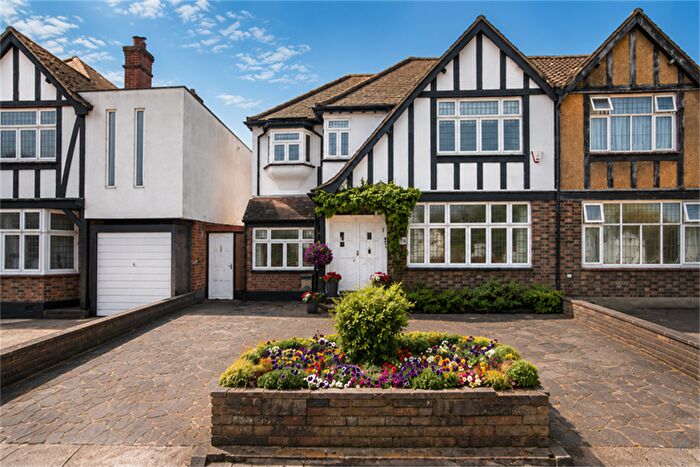4 Bedroom Semi Detached House For Sale In Green Lane, Edgware, HA8