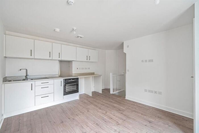 2 Bedroom Town House To Rent In Acacia Fold, Seacroft, LS14