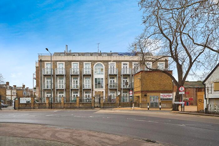 2 Bedroom Flat For Sale In Upton Lane, London, E7