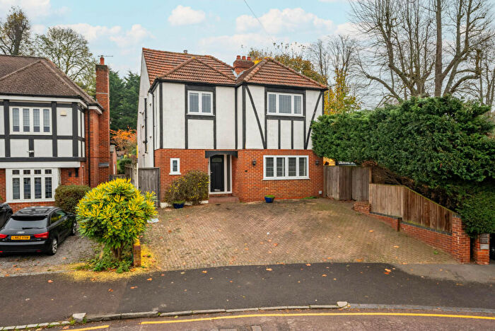 5 Bedroom Detached House To Rent In Bowers Way, Harpenden, Hertfordshire, AL5