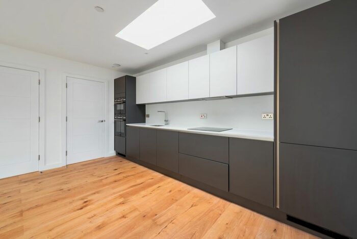 2 Bedroom Flat To Rent In Amelie Mya Apartments, Thomas Hardy Mews, Streatham, SW16