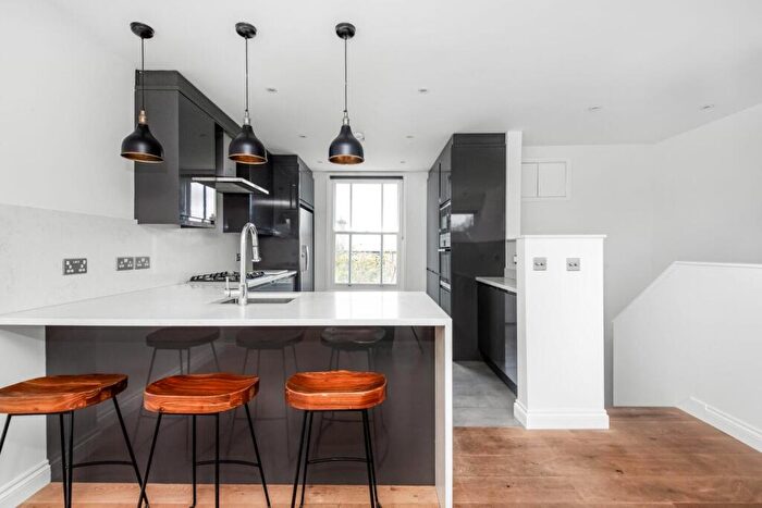 3 Bedroom Apartment For Sale In Spenser Road, Herne Hill, London, SE24