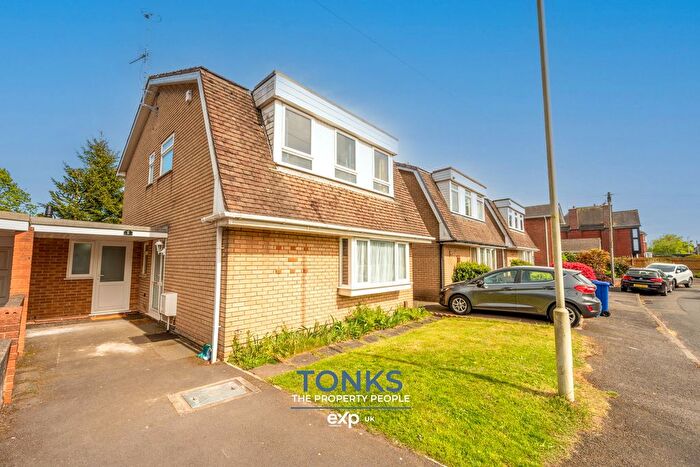 4 Bedroom Detached House For Sale In Alder Grove, Halesowen, B62