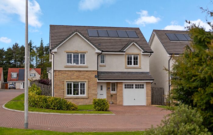 4 Bedroom Detached House For Sale In Coatdyke Crescent, Eliburn, Livingston, EH54