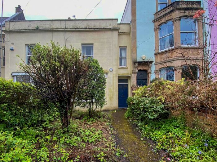 4 Bedroom Semi-Detached House To Rent In Coronation Road, Southville, Bristol, BS3