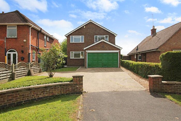 4 Bedroom Detached House For Sale In Finedon Road, Irthlingborough, Wellingborough, NN9