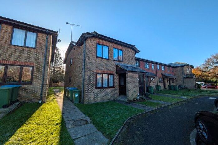 1 Bedroom Flat To Rent In St. Johns Crescent, Horsham, RH12