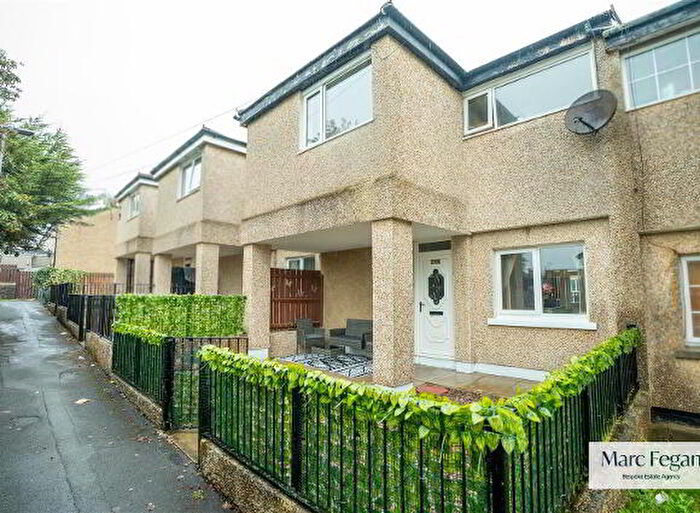 3 Bedroom Mid Terraced House For Sale In Churchill Park, Craigavon, BT62