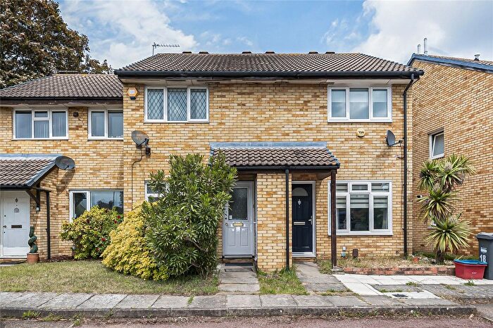 2 Bedroom Terraced House For Sale In Wainwright Grove, Isleworth, TW7