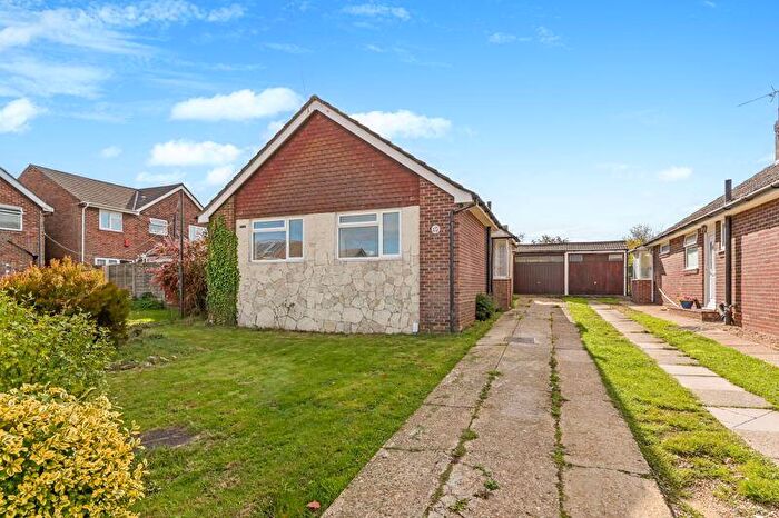 3 Bedroom Detached Bungalow For Sale In Coniston Gardens, Hedge End, SO30