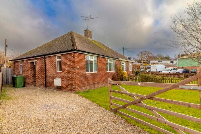 2 Bedroom Bungalow To Rent In Mitford Road, Alresford, SO24