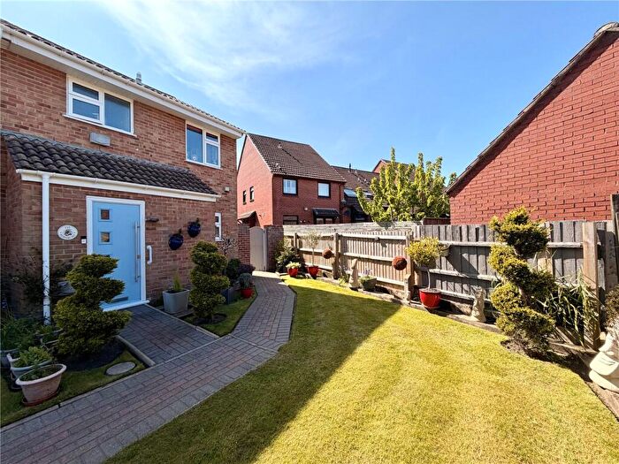 3 Bedroom Semi Detached House For Sale In Aspen Gardens, Parkstone, Poole, BH12