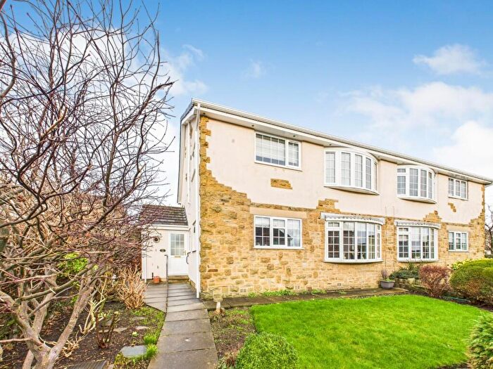 2 Bedroom Apartment For Sale In Bircham Close, Bingley, BD16